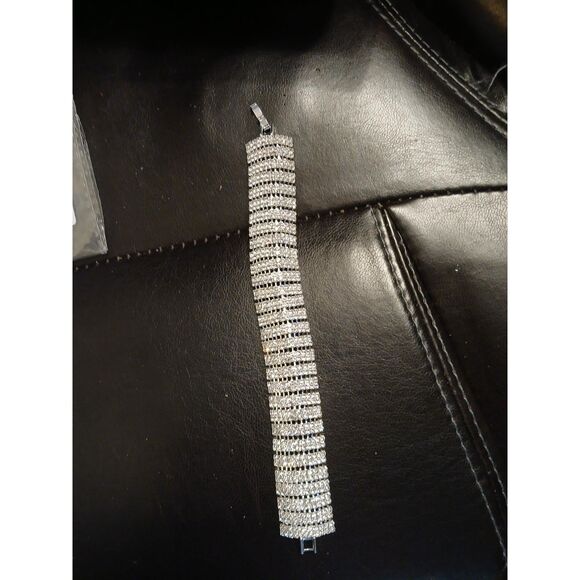 Stunning 8 Row Rhinestones Bracelet Wedding Prom Evening Dressup - Picture 5 of 11